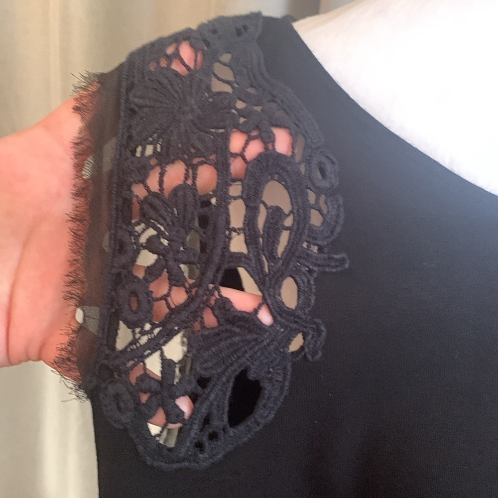 Vince Camuto Black Lace/Fringe Tank Top Size 1X - Picture 10 of 15